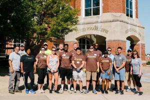 Lindenwood Teams Up With UPS for Campus Beautification Day